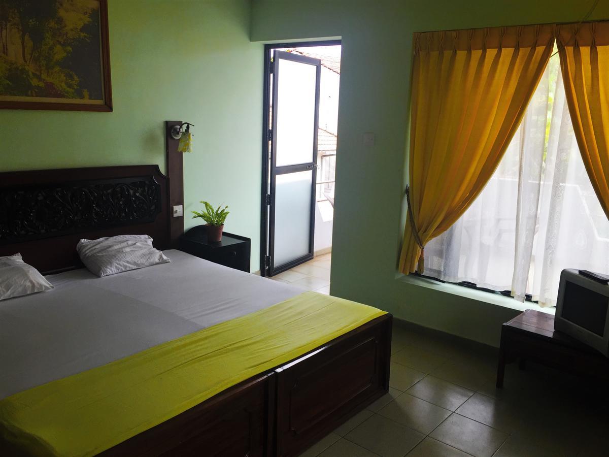 Hotel Negombo Exterior photo