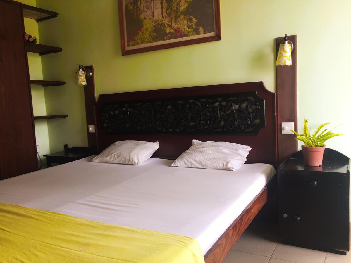 Hotel Negombo Exterior photo